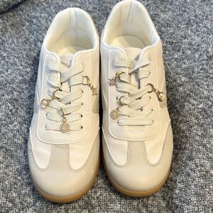 Dolce Vita Women’s Sneakers Quantum Charm Beige Cream Size 9.5